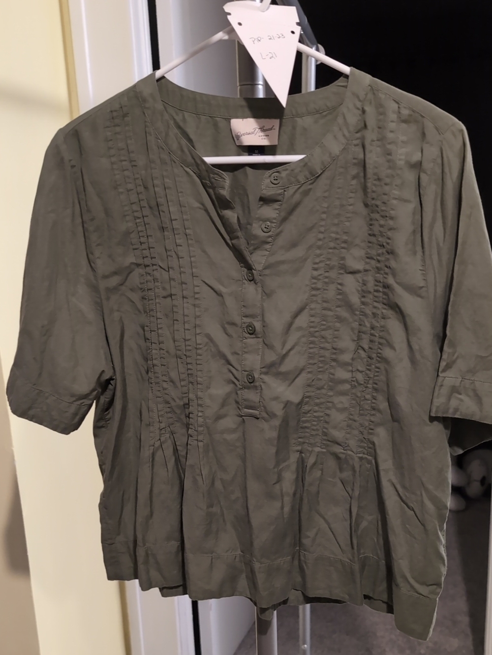 Universal Thread Olive Green Pintuck Button-Front Blouse